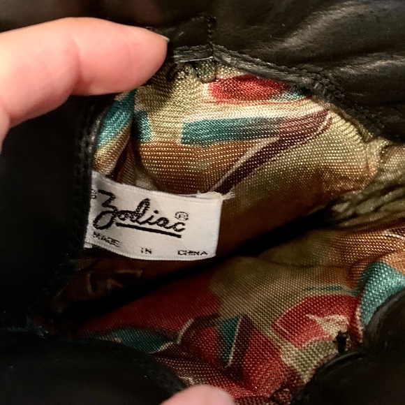 Women’s Black Leather Cowboy Boots w/Silver Tips - Picture 9 of 11